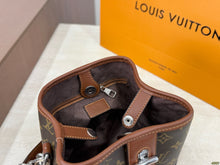 Load image into Gallery viewer, LB1500 Louis Vuitton Noe BB Bucket Bag / 17 x 17 cm
