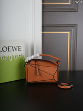 Load image into Gallery viewer, LWE044 LOEWE Puzzle Bag / Classic Calfskin
