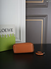 Load image into Gallery viewer, LWE044 LOEWE Puzzle Bag / Classic Calfskin
