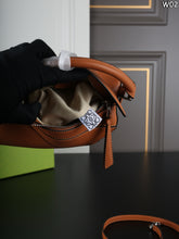 Load image into Gallery viewer, LWE044 LOEWE Puzzle Bag / Classic Calfskin
