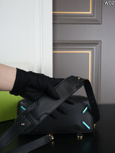 Load image into Gallery viewer, LWE045 LOEWE Puzzle Bag / Classic Calfskin
