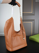 Load image into Gallery viewer, LWE048 LOEWE Squeeze Handbag / 35 x 25 cm
