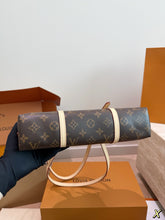 Load image into Gallery viewer, LB1501 LV Squire East West Handbag / 30 x 15 cm
