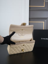 Load image into Gallery viewer, CC1363 Chanel Classic Flap (CF) Bag / 25 x 15 cm
