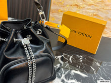 Load image into Gallery viewer, LB1504 Louis Vuitton No Way Vibe Bucket Bag / 22 x 22 cm
