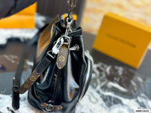 Load image into Gallery viewer, LB1504 Louis Vuitton No Way Vibe Bucket Bag / 22 x 22 cm
