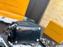 Load image into Gallery viewer, LB1504 Louis Vuitton No Way Vibe Bucket Bag / 22 x 22 cm

