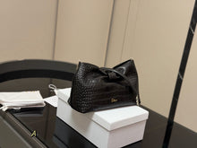 Load image into Gallery viewer, DR606 Dior Mini Bow Bag with Chain / 25 x 15 cm
