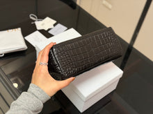 Load image into Gallery viewer, DR606 Dior Mini Bow Bag with Chain / 25 x 15 cm
