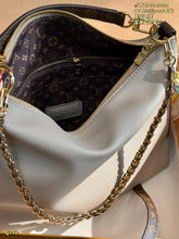 Load image into Gallery viewer, LB1509 LV Multipass Handbag (2026) / 29 x 25 cm
