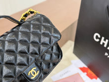 Load image into Gallery viewer, CC1368 CHANEL Vintage 2.55 Reissue / 24 x 15 cm
