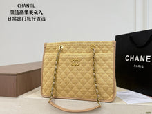 Load image into Gallery viewer, CC1370 CHANEL 2025/26 FW Haute Couture Tote  / 34 x 26 cm
