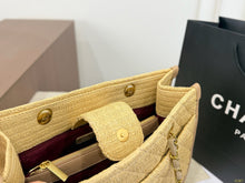 Load image into Gallery viewer, CC1370 CHANEL 2025/26 FW Haute Couture Tote  / 34 x 26 cm
