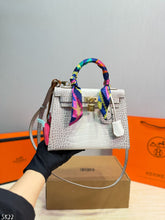 Load image into Gallery viewer, HM187 Hermès Kelly 25 / 25 x 19 x 10 cm
