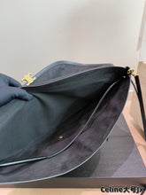 Load image into Gallery viewer, CL151 CELINE Soft Triomphe / 46x19x10cm
