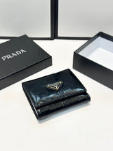 Load image into Gallery viewer, PD382 Prada Vitello Wax Bifold Wallet / 12x10 cm

