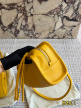 Load image into Gallery viewer, LWE050 Loewe Amazona 180 Handbag /26  x 20 cm/22  x 14 cm
