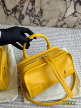 Load image into Gallery viewer, LWE050 Loewe Amazona 180 Handbag /26  x 20 cm/22  x 14 cm
