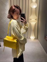 Load image into Gallery viewer, LWE050 Loewe Amazona 180 Handbag /26  x 20 cm/22  x 14 cm
