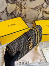 Load image into Gallery viewer, FF326 Fendi Fendigraphy Chain Wallet / 21x11 cm
