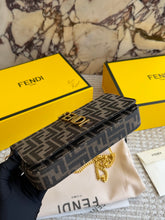 Load image into Gallery viewer, FF326 Fendi Fendigraphy Chain Wallet / 21x11 cm
