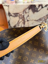 Load image into Gallery viewer, LB1414 LV Metis Hobo/ HIGHEST QUALITY VERSION/ 31x34 cm
