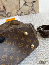 Load image into Gallery viewer, LB1414 LV Metis Hobo/ HIGHEST QUALITY VERSION/ 31x34 cm
