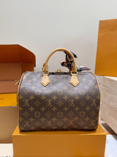 Load image into Gallery viewer, LB1420 LV Speedy Soft 30 / HIGHEST QUALITY VERSION / 30 x 21 x 17 cm
