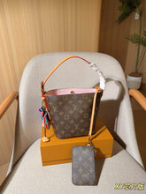 Load image into Gallery viewer, LB1422 LV ALL IN BB Monogram Bucket Bag / 16 x 18 x 12 cm
