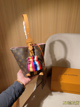 Load image into Gallery viewer, LB1422 LV ALL IN BB Monogram Bucket Bag / 16 x 18 x 12 cm
