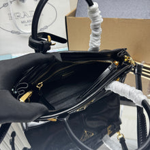Load image into Gallery viewer, PD384 Prada Bonnie Mini / HIGHEST QUALITY VERSION / 23.5 x 12 x 9 cm
