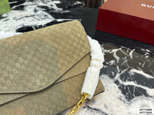 Load image into Gallery viewer, GC780 Gucci Chain Suede Shoulder Bag / 36.2 x 22 cm &amp; 28.2 x 20 cm
