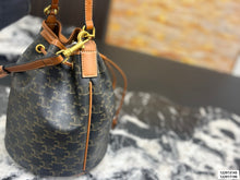 Load image into Gallery viewer, CL153 Celine Clara Bucket Bag / 23 x 22 cm &amp; 18 x 17 cm
