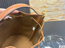 Load image into Gallery viewer, CL153 Celine Clara Bucket Bag / 23 x 22 cm &amp; 18 x 17 cm
