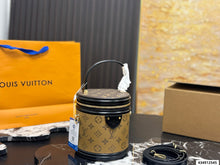 Load image into Gallery viewer, LB1425 Louis Vuitton Cannes Handbag / 16 x 18 cm
