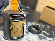 Load image into Gallery viewer, LB1425 Louis Vuitton Cannes Handbag / 16 x 18 cm
