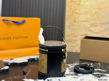 Load image into Gallery viewer, LB1425 Louis Vuitton Cannes Handbag / 16 x 18 cm
