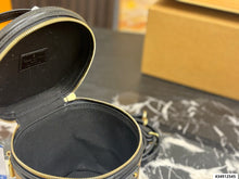 Load image into Gallery viewer, LB1425 Louis Vuitton Cannes Handbag / 16 x 18 cm
