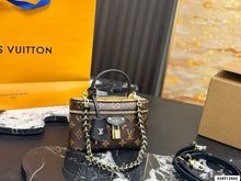 Load image into Gallery viewer, LB1426 Louis Vuitton Vanity Chain Pouch / 19 x 12 cm
