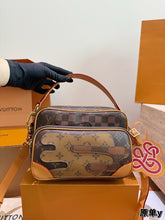 Load image into Gallery viewer, LB1427 Louis Vuitton x NIGO NIL Messenger Camera Bag / 25 cm
