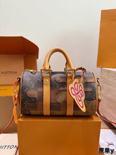 Load image into Gallery viewer, LB428 Louis Vuitton x NIGO Keepall Bandoulière 25 / 25 x 15 x 11 cm
