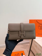 Load image into Gallery viewer, HM190 Hermes Jige Elan Clutch / 22 x 13 cm
