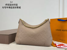 Load image into Gallery viewer, LB1431 Louis Vuitton Boulogne GM / 41 x 24 cm
