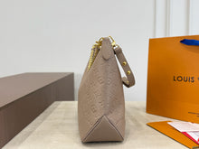 Load image into Gallery viewer, LB1431 Louis Vuitton Boulogne GM / 41 x 24 cm
