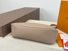 Load image into Gallery viewer, LB1431 Louis Vuitton Boulogne GM / 41 x 24 cm

