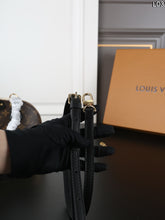 Load image into Gallery viewer, LB1434 Louis Vuitton Alma Trunk BB / 23 x 17 cm
