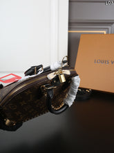 Load image into Gallery viewer, LB1434 Louis Vuitton Alma Trunk BB / 23 x 17 cm
