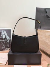 Load image into Gallery viewer, YSK459 Saint Laurent Le 5 À 7 Hobo Bag / 24 x 15 cm
