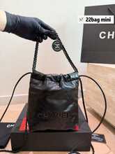 Load image into Gallery viewer, CC1375 Chanel 22 Mini / 20 cm
