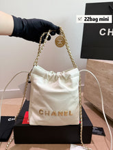 Load image into Gallery viewer, CC1375 Chanel 22 Mini / 20 cm
